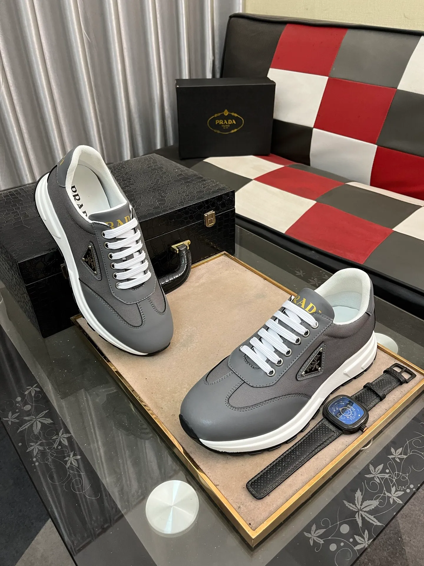 Men's shoes 💰420⌚️⌚️ PRADA [Prada] popular men's shoes, casual shoes and sports shoes! High-end quality 🍀 The upper is made of imported original cowhide 💥 cowhide lining; the original molded outsole. The style is upright and elegant, comfortable and versatile💪 Three quality guarantees Size number: 38-44, 4️⃣ colors available